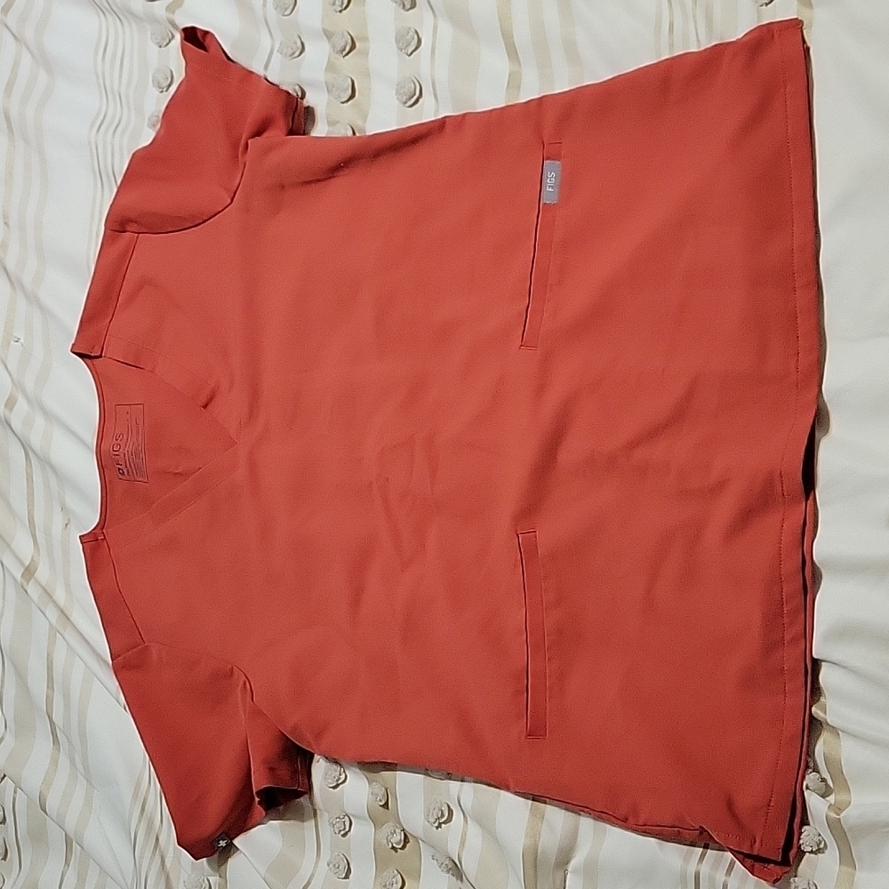 Figs Clay Casma Scrub Top